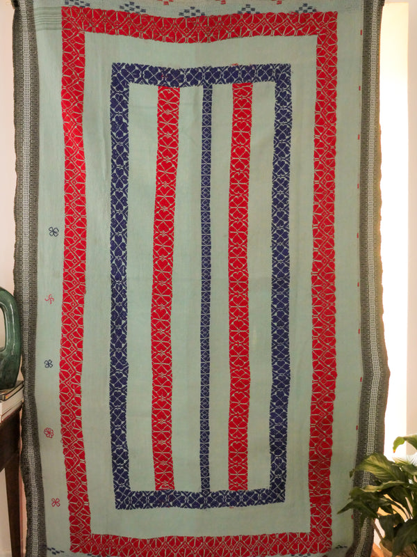 Kantha couvre lit brodé