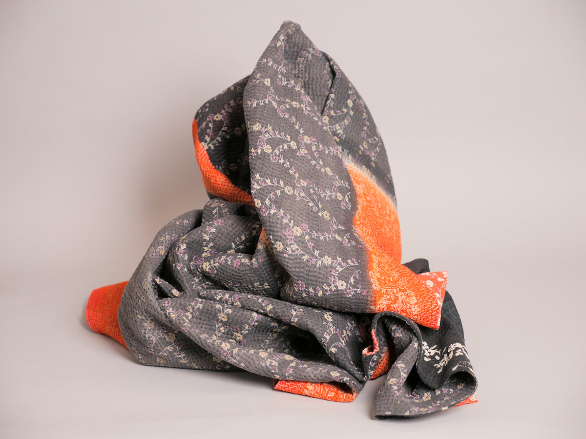 Grande couverture, kantha noir brodé main