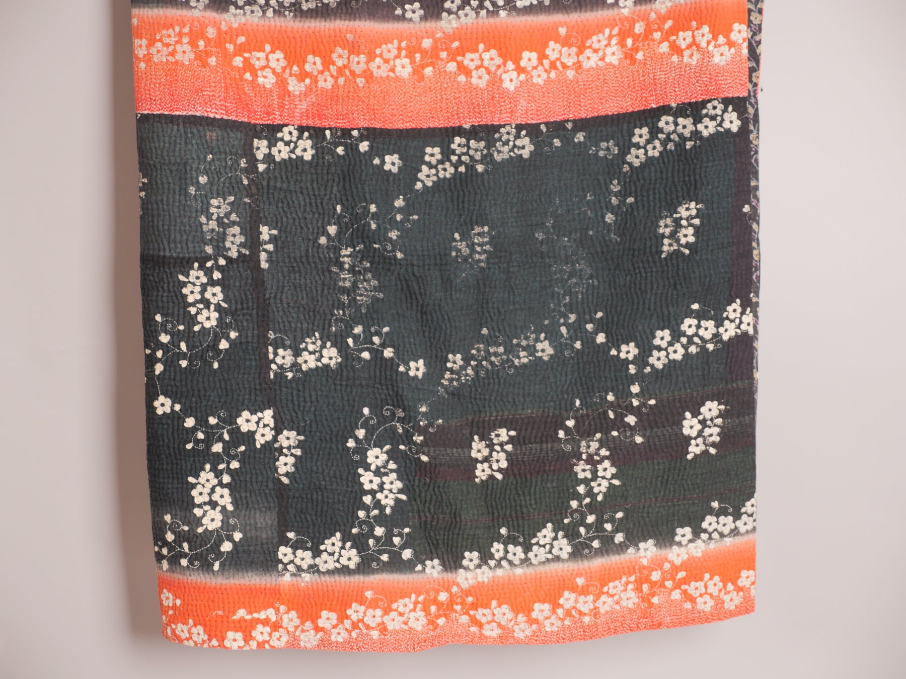 Grande couverture, kantha noir brodé main