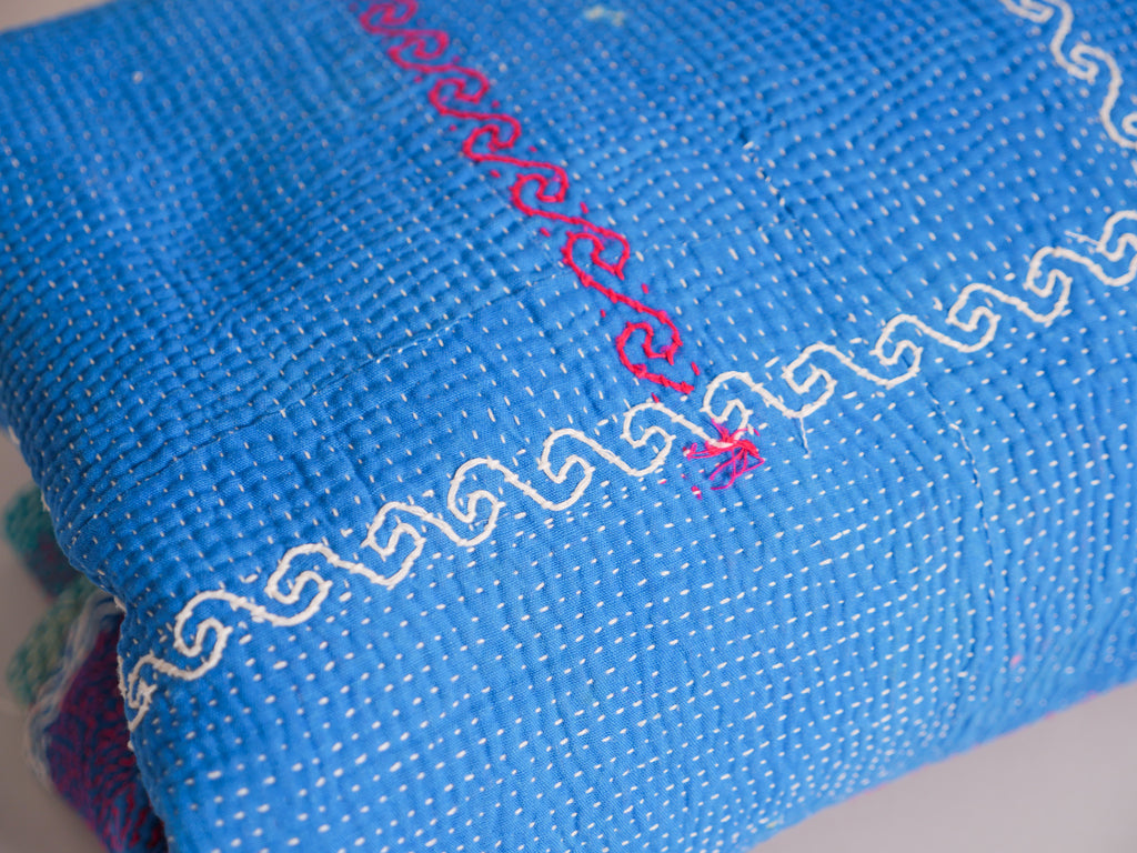 Kantha sari couvre-lit  No.106 "Seablue & Green",  coton recyclé brodé à la main.