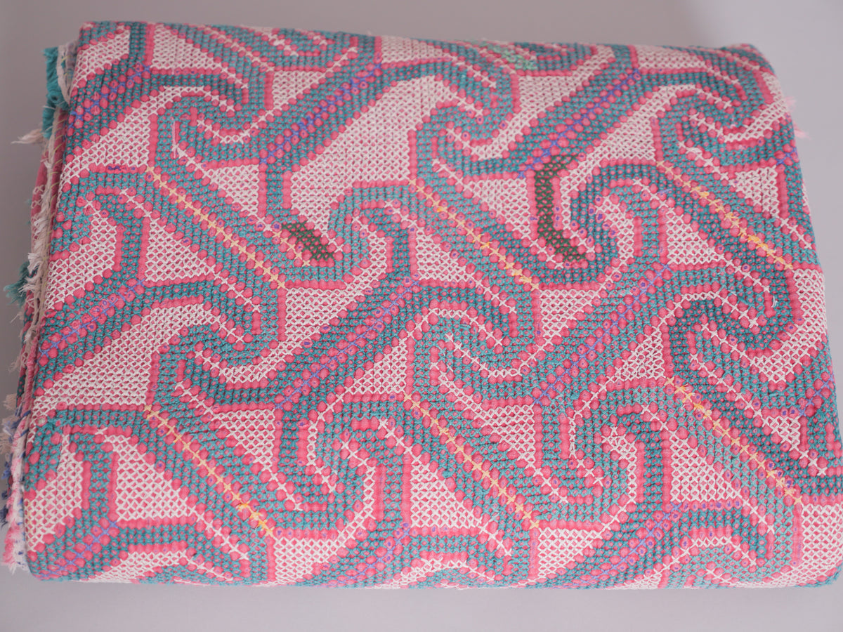 Couverture brodé main, Galicha Bangladesh, Inde Image principale du produit
