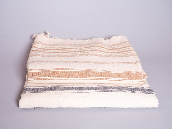 Serviette tissé main, coton non blanchi.