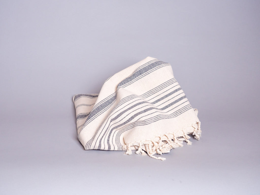 Serviette tissé main, coton non blanchi.