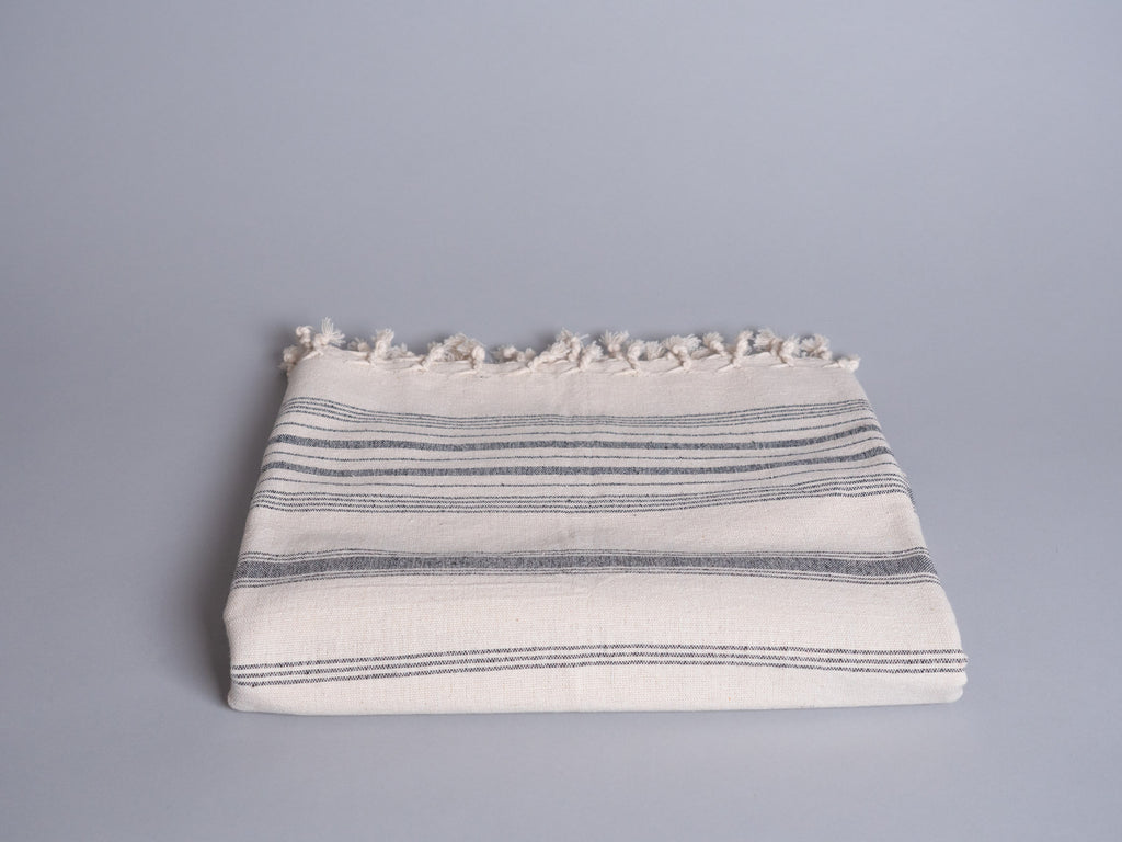 Serviette tissé main, coton non blanchi.