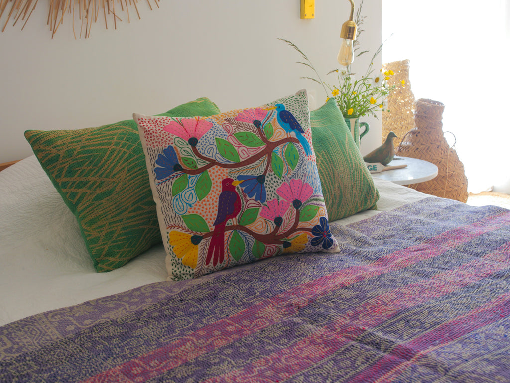 Kantha couvre lit, coté violet - brodé main. 