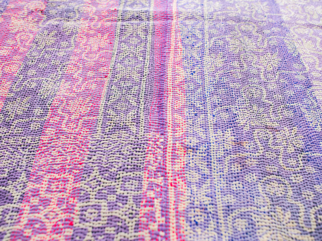 Kantha couvre lit, coté violet - brodé main. 
