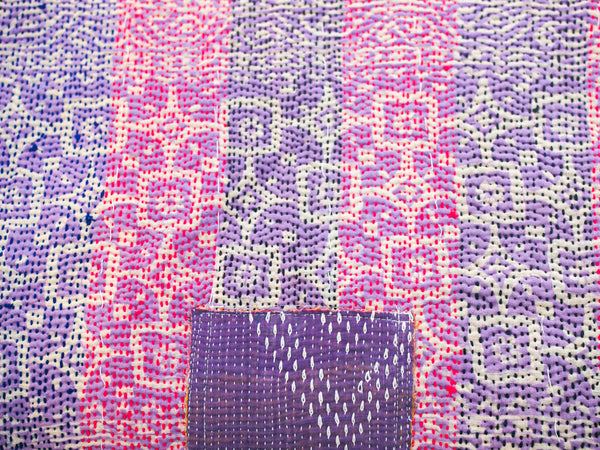 Kantha couvre lit, coté violet - brodé main. 