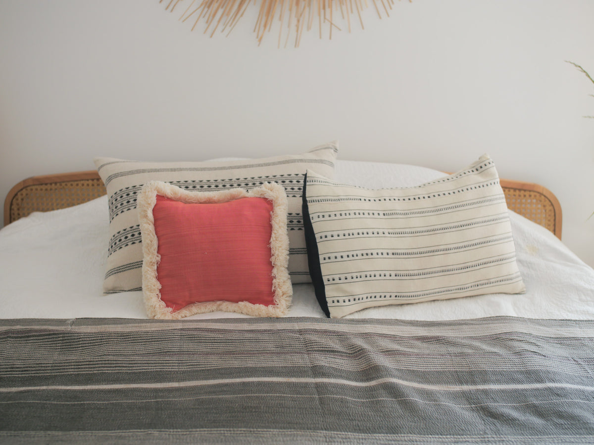 Kantha sari couvre-lit  No. 160 "Cottage Garden”,  coton recyclé brodé à la main