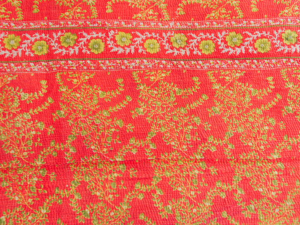 Kantha sari couvre-lit  No. 160 "Cottage Garden”,  coton recyclé brodé à la main