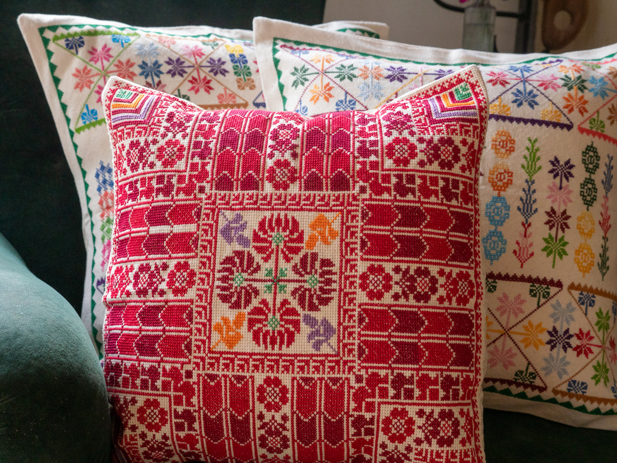 Coussin brodé main tatreez