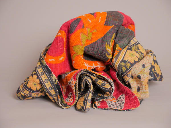 Navy, daisy kantha
