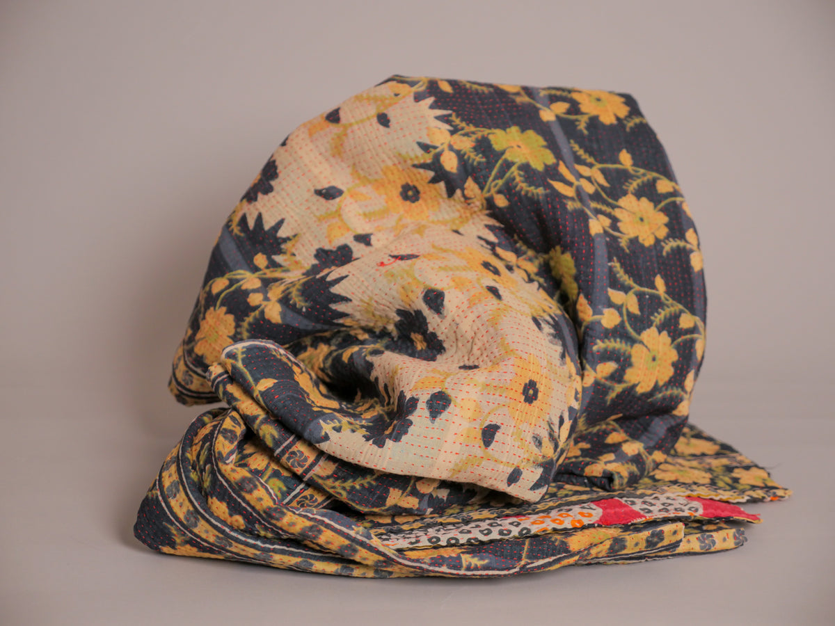 Navy, daisy kantha Image principale du produit