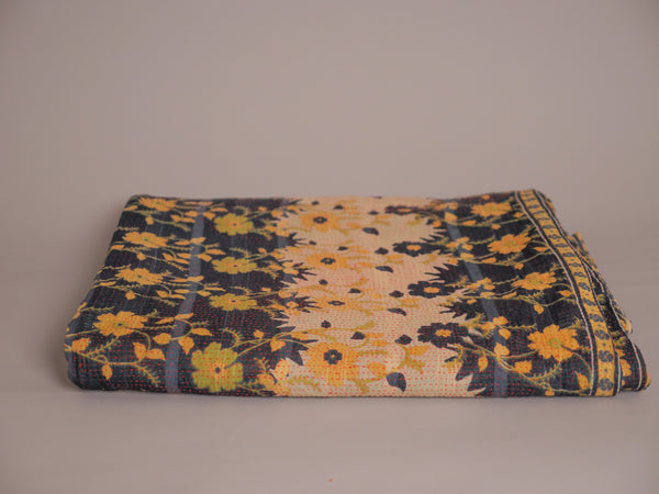Navy, daisy kantha