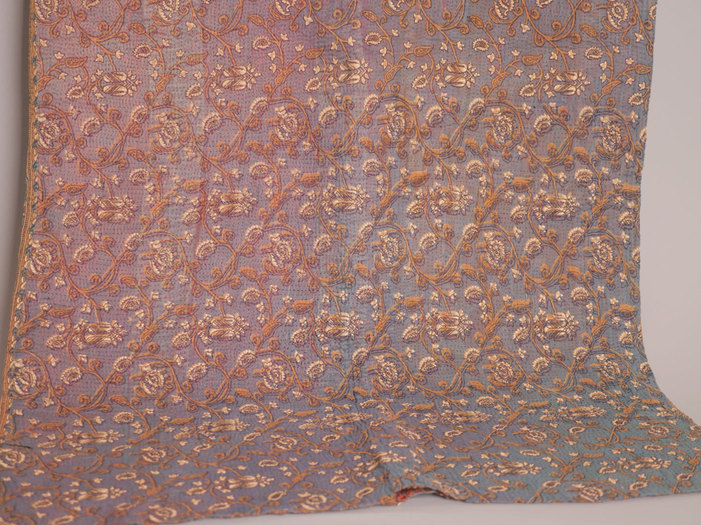 let & avec des motifs brodé en ecru beige