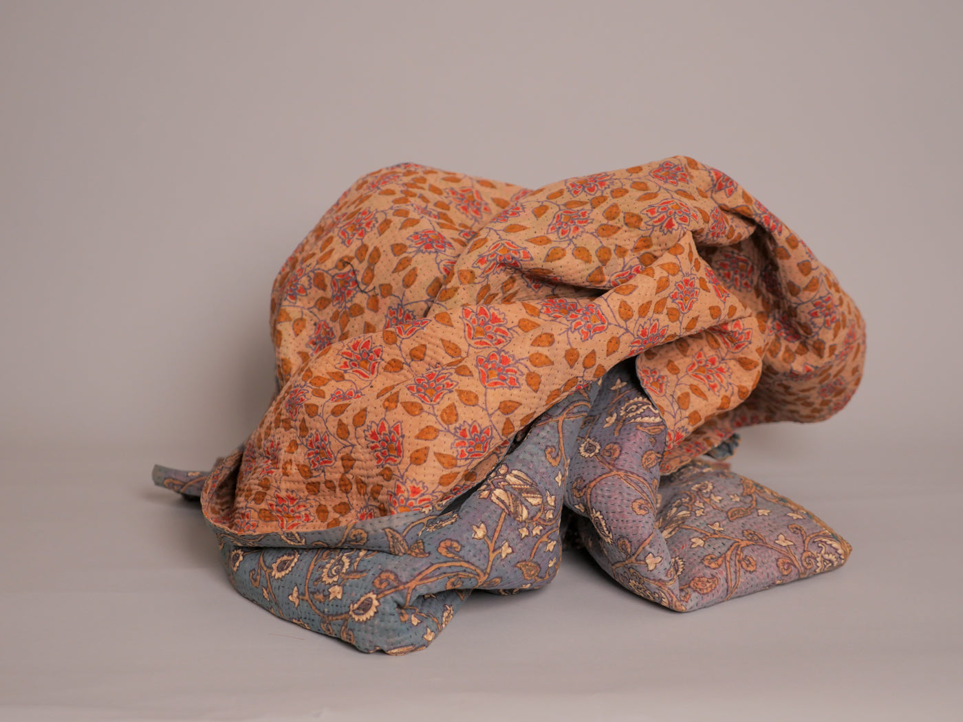 let & avec des motifs brodé en ecru beige