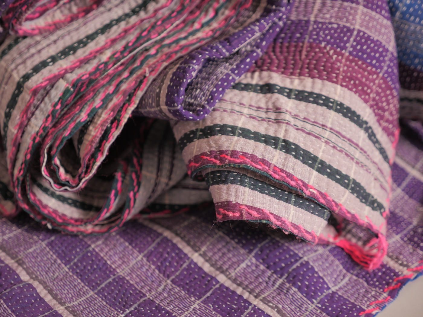 Kantha lungi bleu et violet