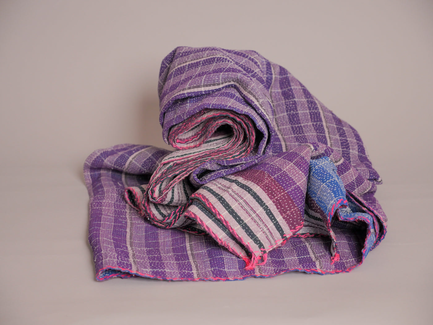 Kantha lungi bleu et violet