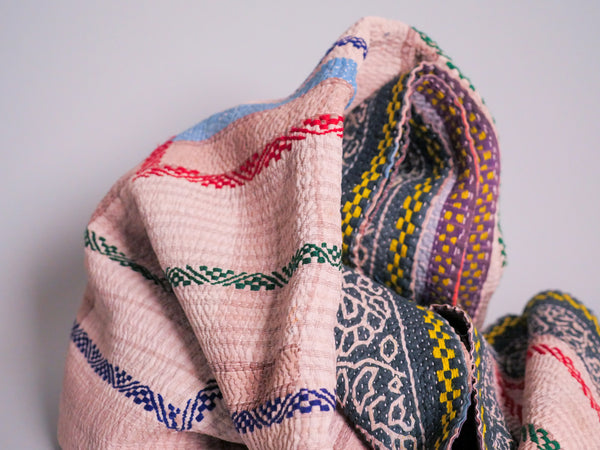 Couvre-lit Kantha Vintage en Coton Recyclé  No.126 "Rainbow"