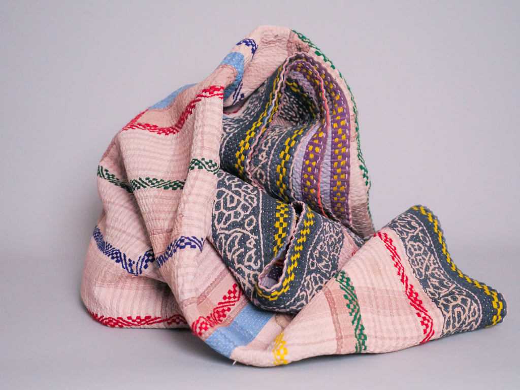 Couvre-lit Kantha Vintage en Coton Recyclé  No.126 "Rainbow"