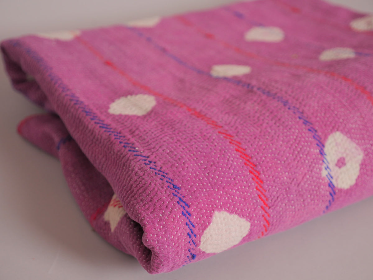 Couvre-lit Kantha Vintage en Coton Recyclé  No.120 "Blue Bandhani"