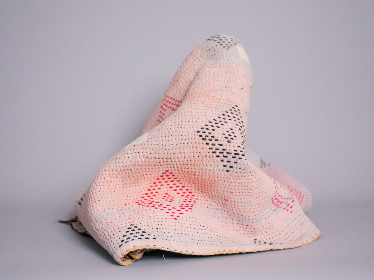 Couvre-lit Kantha Vintage en Coton Recyclé  No.123 "White Diamonds"