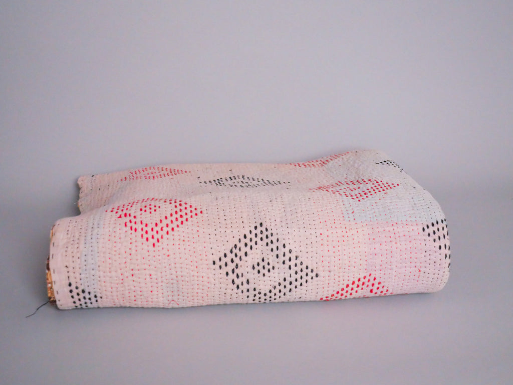 Couvre-lit Kantha Vintage en Coton Recyclé  No.123 "White Diamonds"