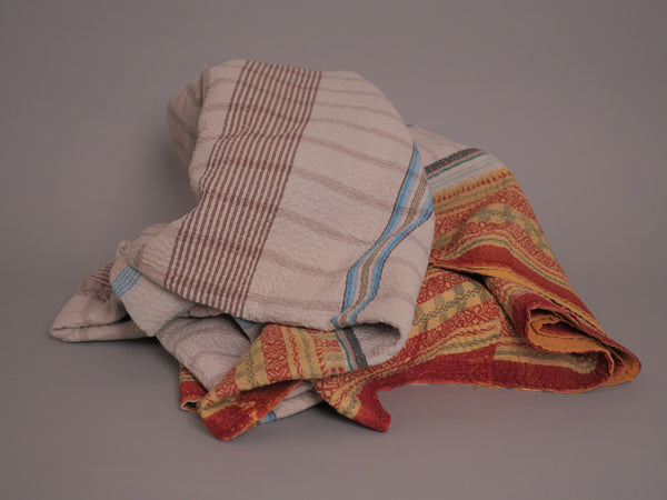 Vintage Kantha Couvre Lit Gris ecru