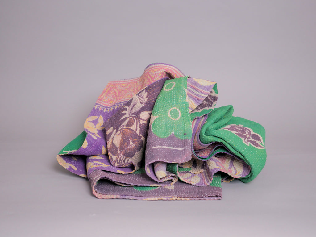 Couvre-lit Kantha Vintage en Coton Recyclé  No.106 "Midnights and Green"