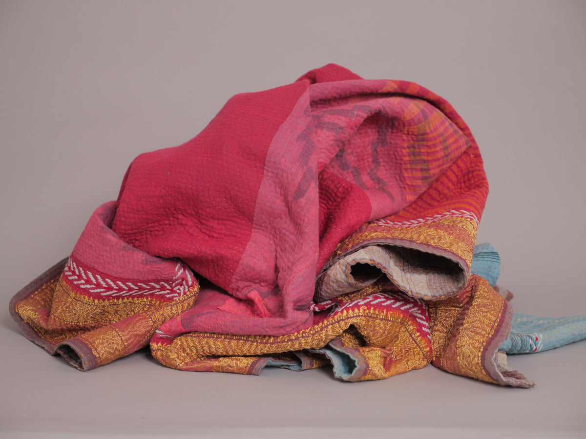 Vintage Kantha couvre it, brodé main