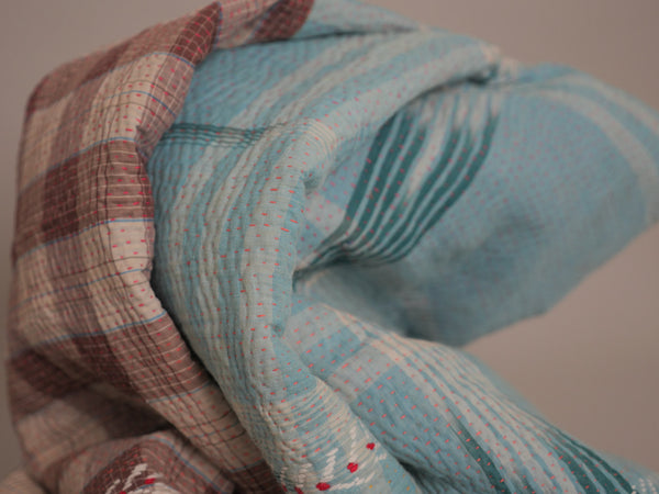 Vintage Kantha couvre it, brodé main