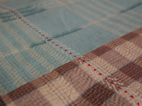 Vintage Kantha couvre it, brodé main