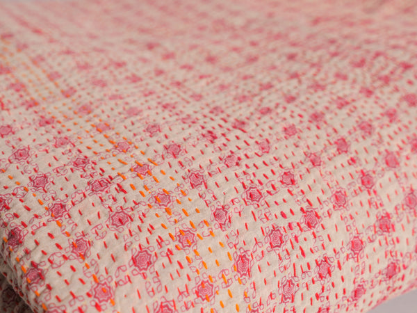 Kantha sari couvre-lit  "Graphic Violet" coton recyclé brodé à la main