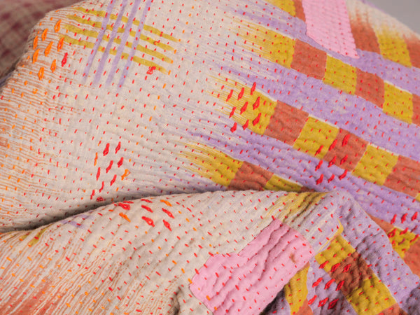 Kantha sari couvre-lit  "Graphic Violet" coton recyclé brodé à la main