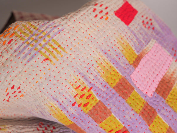 Kantha sari couvre-lit  "Graphic Violet" coton recyclé brodé à la main