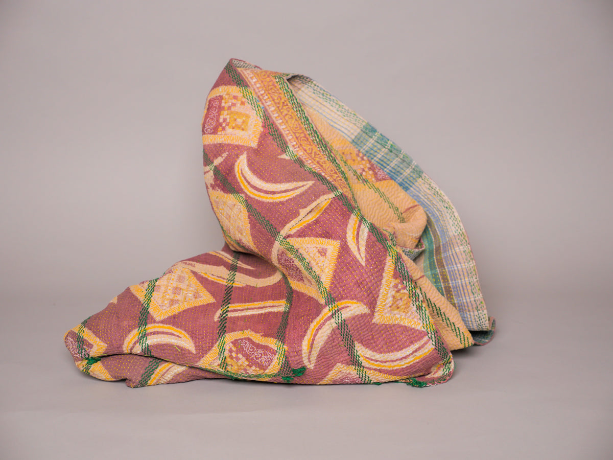 Kantha sari couvre-lit  "Ikat horizon"  coton recyclé brodé à la main