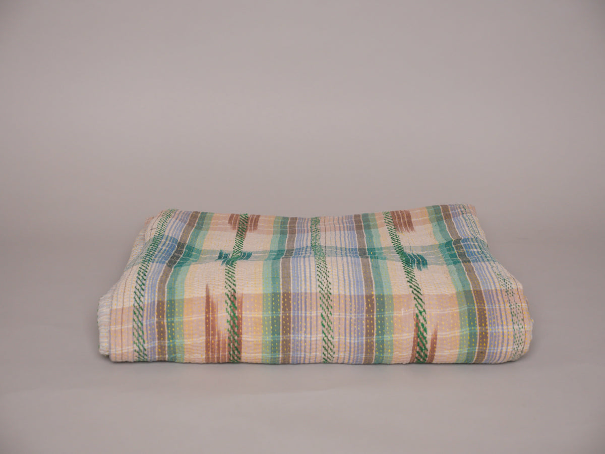 Kantha sari couvre-lit  "Ikat horizon"  coton recyclé brodé à la main