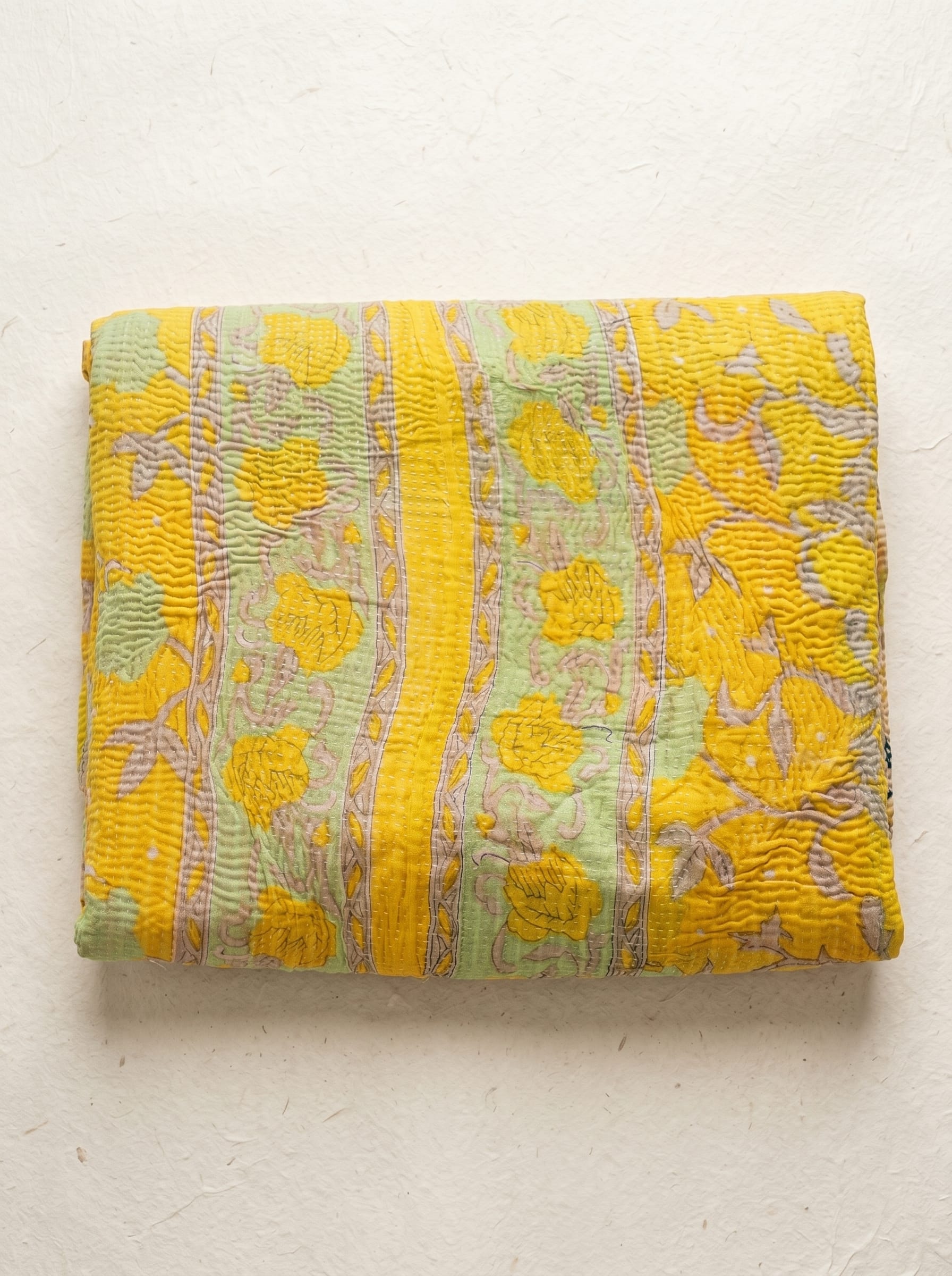 Kantha plaid en jaune et very pale