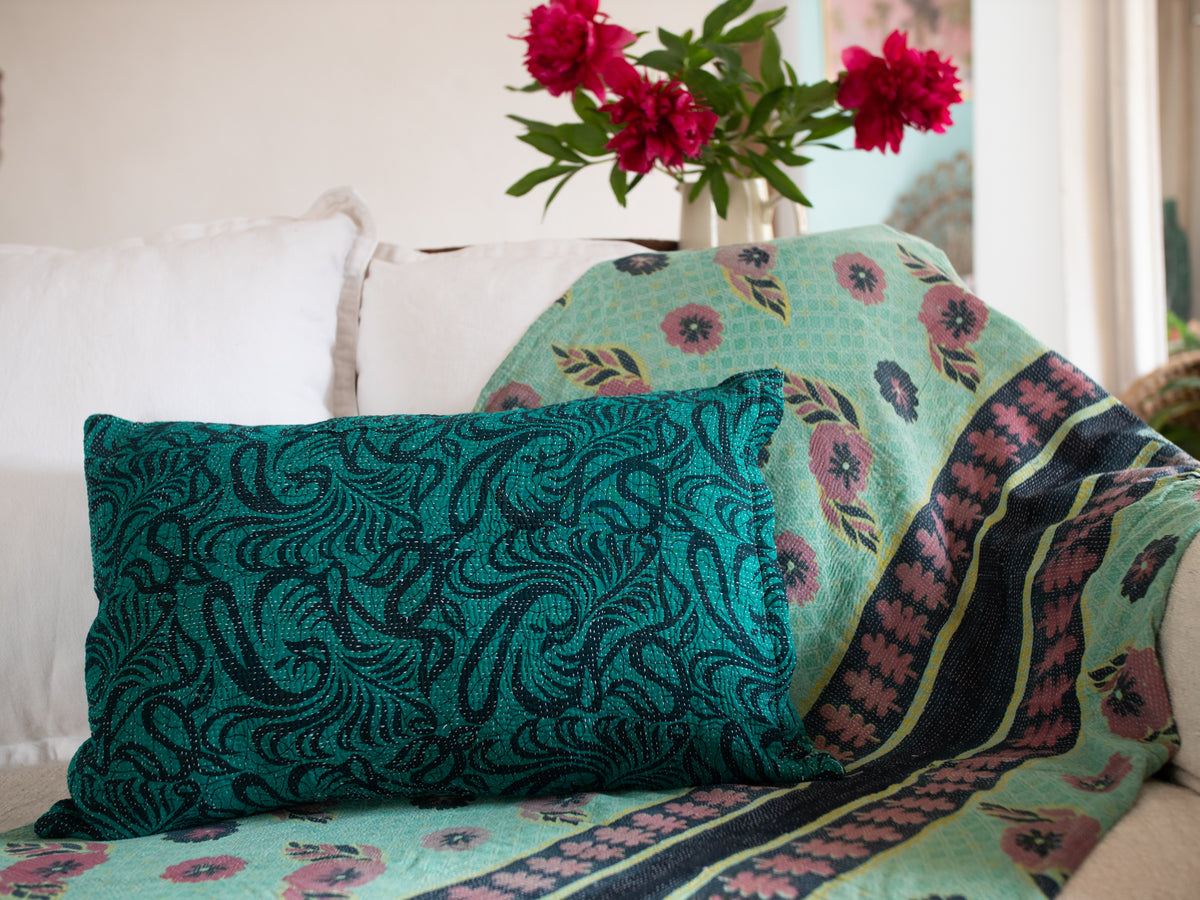 Housse de coussin kantha Image principale du produit