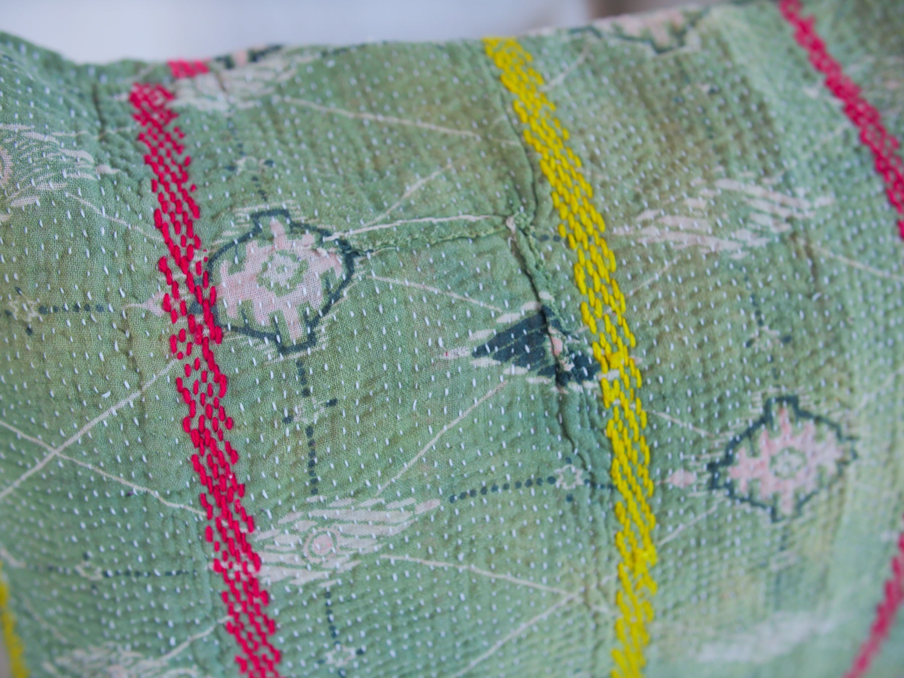 Housse de coussin kantha