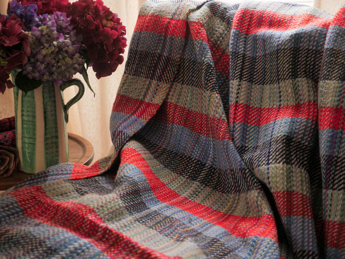 Couverture khadi, tissé main en laine recyclé  No.9