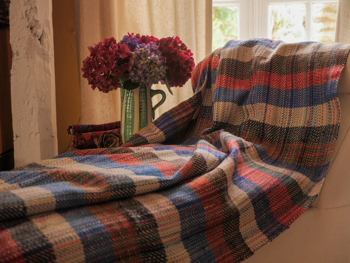 Couverture khadi, tissé main en laine recyclé  No.15