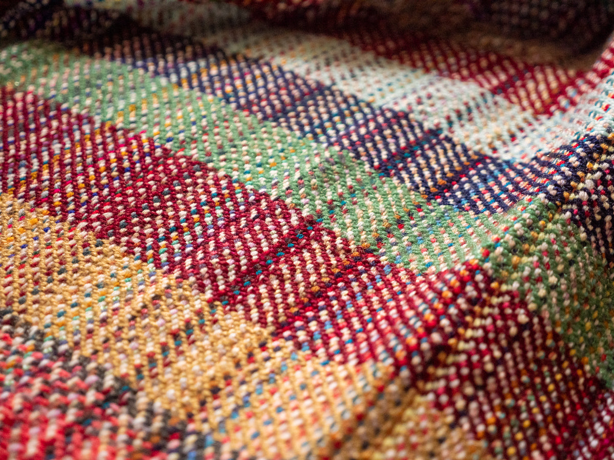 Couverture khadi, en PET recyclé tissé à la main. PRE ORDER