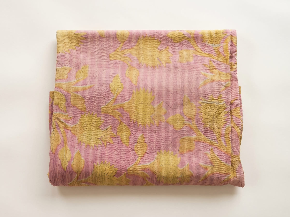Plaid kantha en rose et jaune