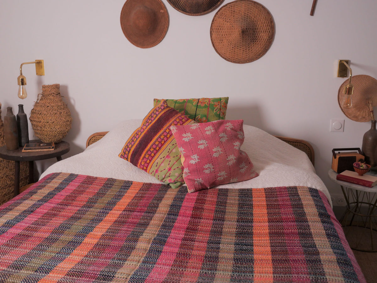 Plaid en laine recyclé tissé main.