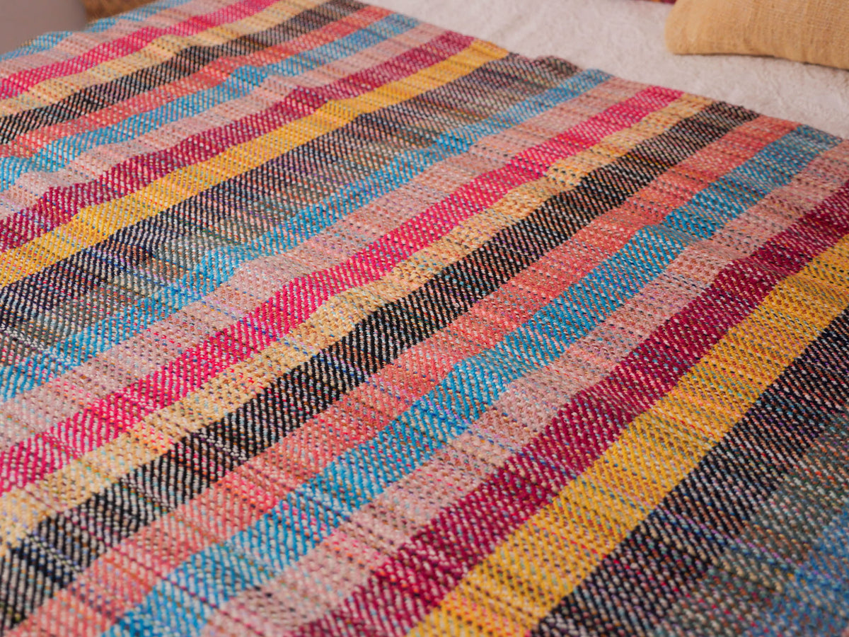 Couverture khadi, tissé main en laine recyclé  No.331