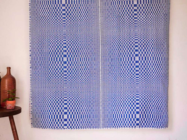 Binakul textile, couverture, tissé main au Philippines. Hand loomed textile from the Philippines.