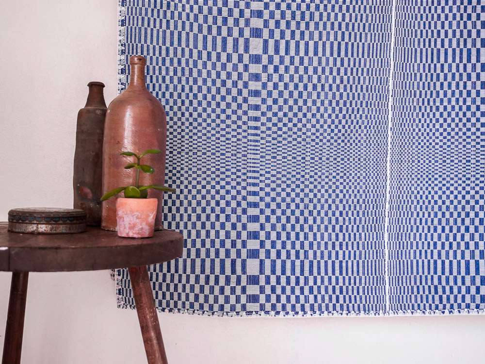 Graphic Hand Loomed Binakol Throw, Whirlpool motif Secondary image