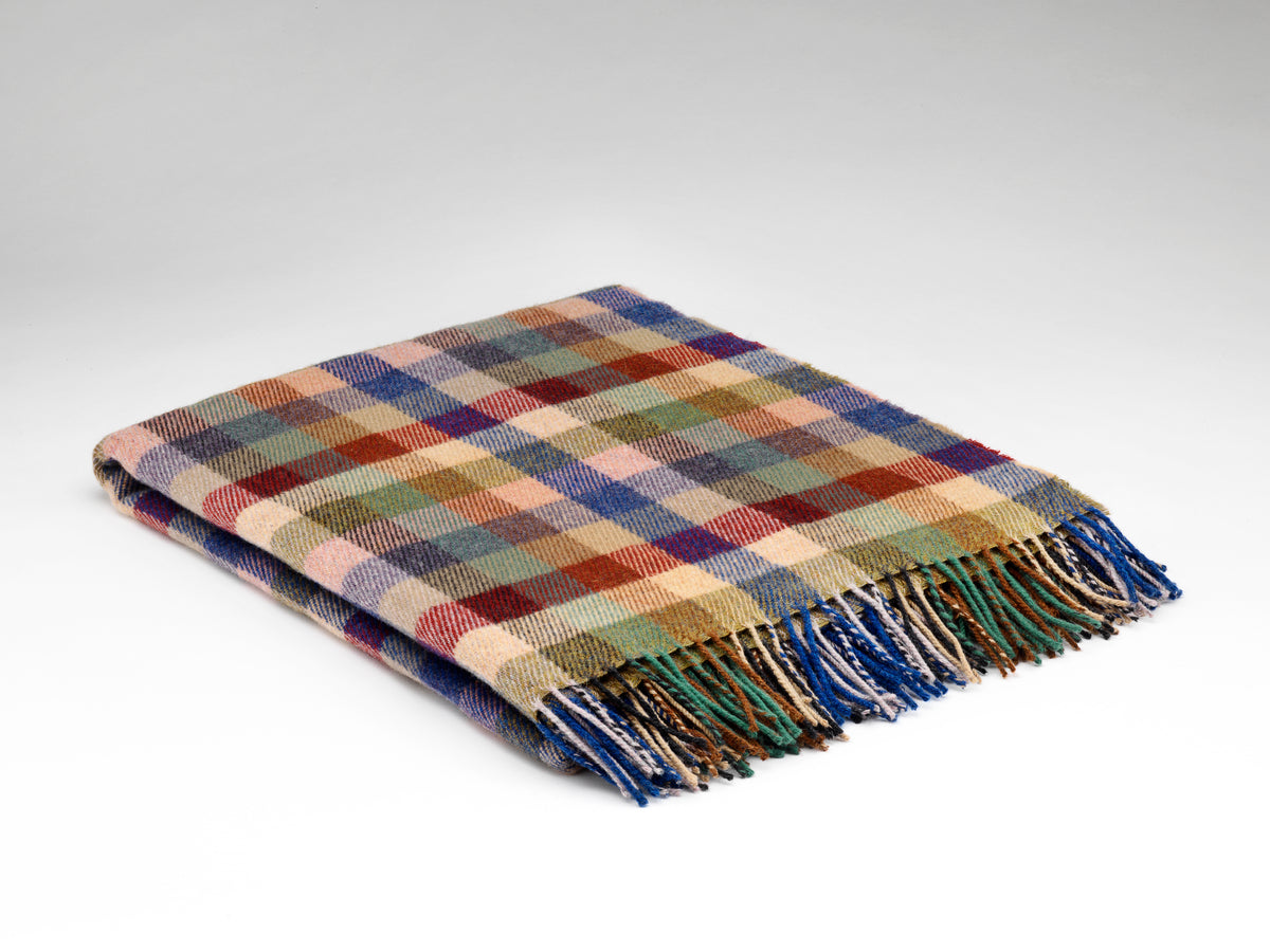 Plaid en laine d'agneau Mcnutt. Fabriqué en Irlande.
