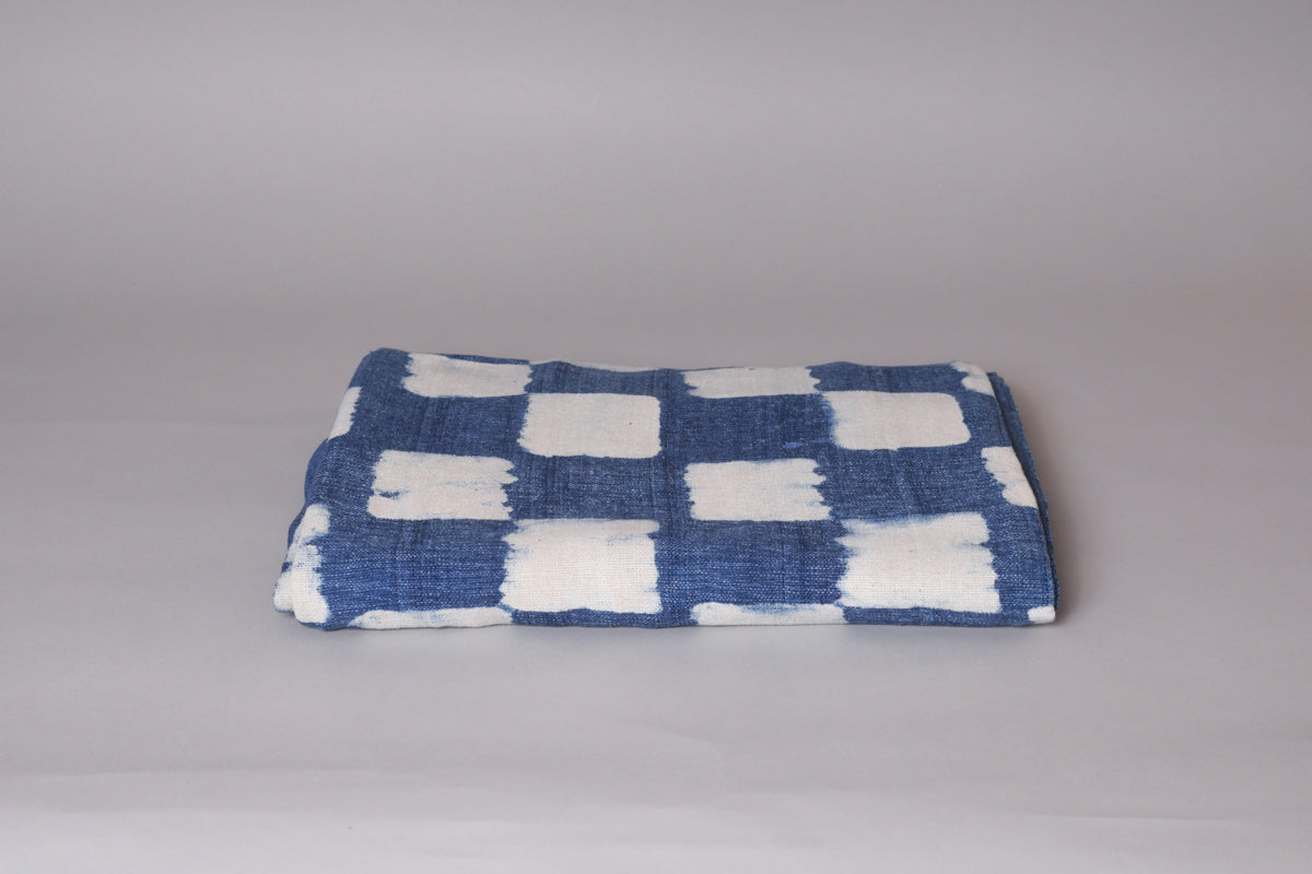 Throw, Cloth Indigo Cheques Secondary image