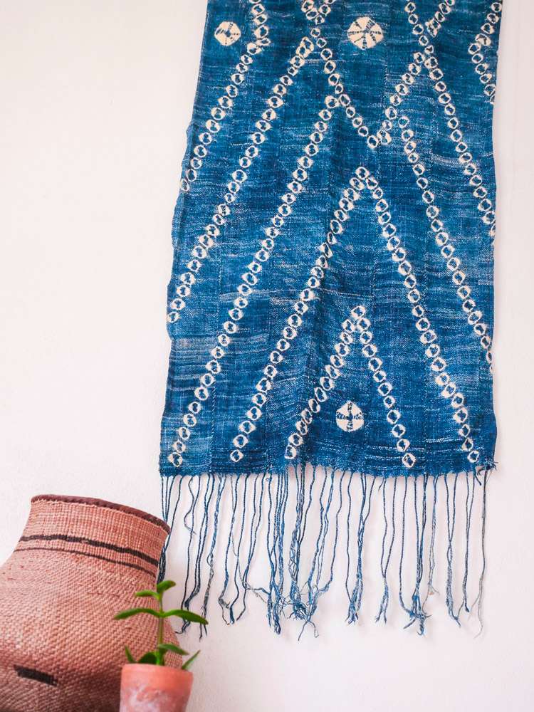 Indigo dogon Burkina Faso tissé main. Hand loomed indigo from Burkina Faso.